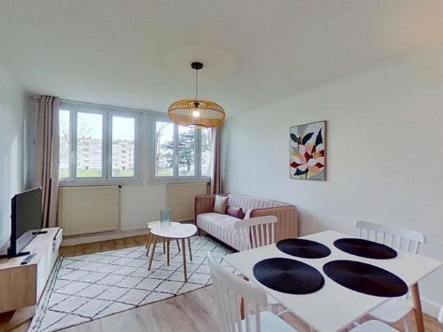 C1 43 rue du Docteur Albéric Pont Lyon 69005 Chambre 1 T4 Meublé 450 CC