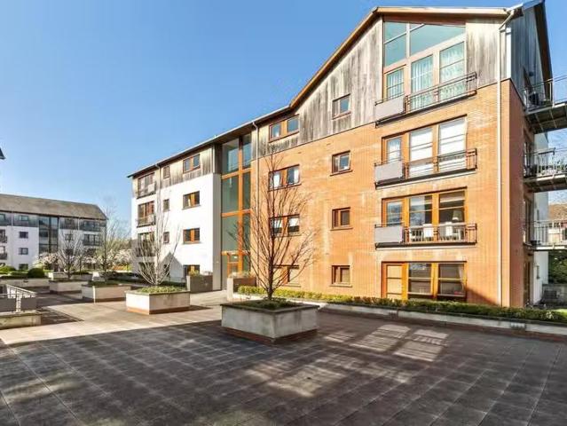C1 Apt The Cypress, Malone Square, 44 Windsor Park