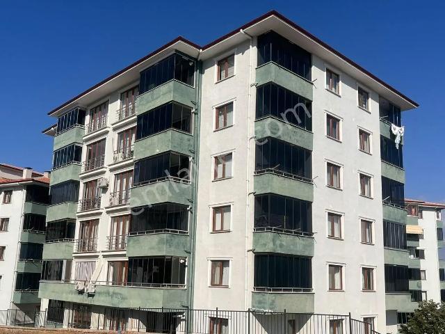 C21 Cius  Cihatlı Toki De Asansörlü Ara Kat 2+1 Kiralık Daire
