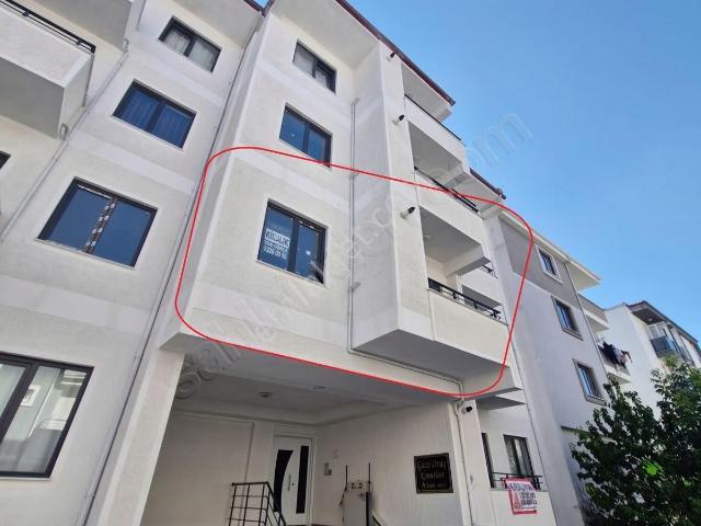 C21 Bal' Dan Gop İzmir Yolu Arkası 1+1 Kiralık Daire