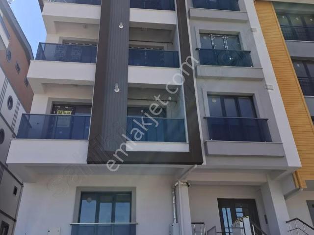 C21 Bal'dan Teknik Lise Caddesinde Full Eşyalı 1+1 Kiralık Daire