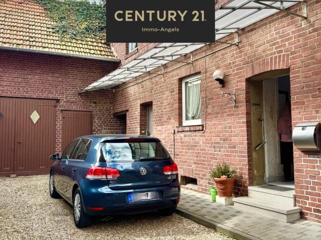 C21 Handwerkertraum 2 Wohnungen + 2 Stellplätze + 1 Garage + riesen Garten