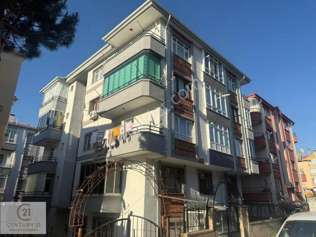 C21 Mevora'dan Gölbaşın'da Çarşı İçi 3+1 Dubleks Daire