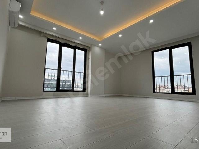 C21 NEXARDAN SENNA PARK EYÜPTE ANA CADDEYE KOMŞU SATILIK 2+1 LÜKS DAİRE
