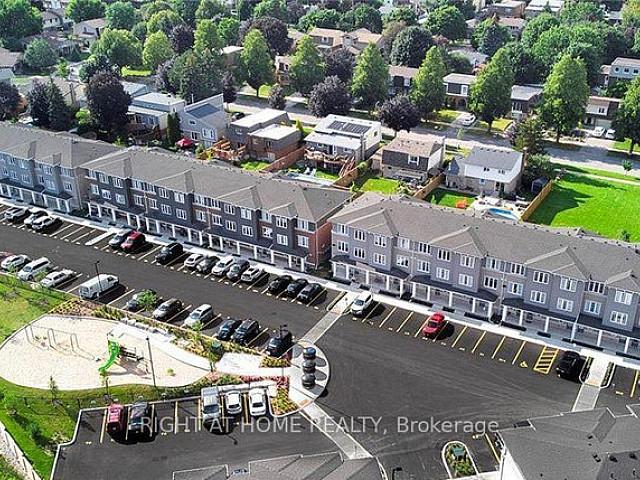 #c2 24 Morrison Rd Kitchener, Ontario