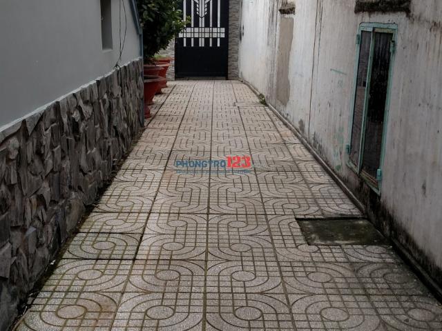 Cần 1 2 nữa ở ghép gần bến xe buyt Q. 8