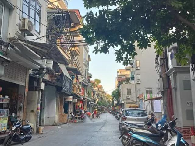 Cần Cho Thuê Nhà Nguyên Căn Phố Hồng Hà, Hoàn Kiếm 5 Tầng, 45m2, 4 Ngủ, 12 Triệu