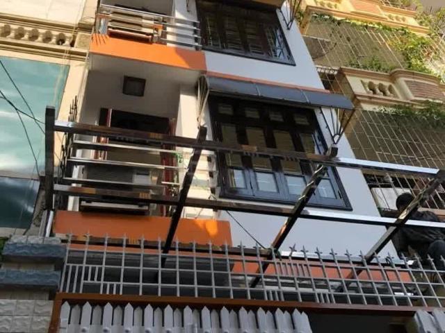 Cần cho thuê nhà riêng phố Quan Hoa, Cầu Giấy 55m x 5T giá 18 triệu Ô TÔ ĐỖ CỬA