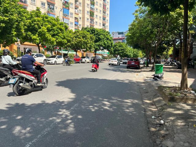 Cần bán mặt phố Trường Chinh 80m2 MT 8,5m Giá 31 tỷ 2 mặt tiền kinh doanh Lh  0392983