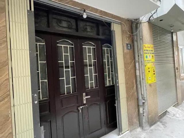 Cần bán ngôi nhà ngõ chợ Khâm Thiên Đống Đa khoảng tiền nhỏ Hiếm ngõ ba gác đỗ cửa24m x4 tầng 5,5 tỉ