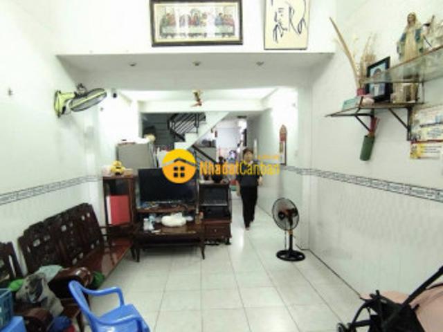 Cần bán nhà 4 tầng truường chinh tân bình giá chỉ hơn 5