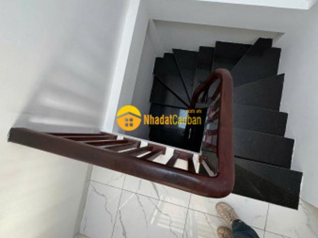 Cần bán nhà 4,5 tầng có thang máy ở phố lê lợi, hà đông