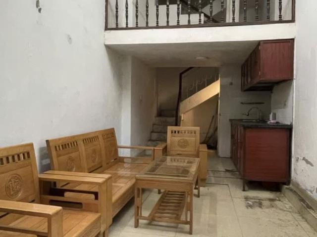 Cần bán nhà 5 tầng 25m cực đẹp ô tô đỗ tại Giải Phóng, Hoàng Mai