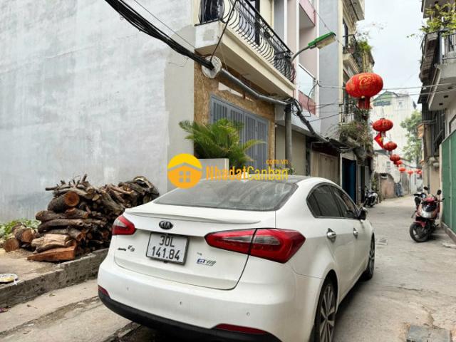 Cần bán nhà 649 bát khối dt60.5 m2 mt 4.1 6 tầng giá 10.35 tỷ lh em phi 0968837