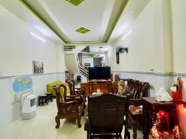 Cần bán nhà 100m2, Sổ Hồng Riêng, HXH, tại P15, Tân Bình, giá chỉ 7,8 tỷ