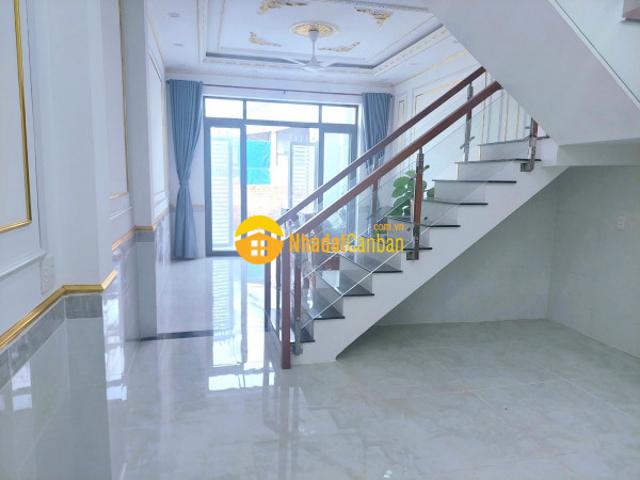 Cần bán nhà 1 trệt 2 lầu đường nguyễn văn tỏ thành phố biên hòa giá 3,7 tỷ