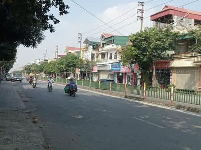 Cần bán nhà 3 tầng, mặt đường Nguyễn Công Trứ, Ninh Sơn, TP Ninh Bình mặt đường QL10