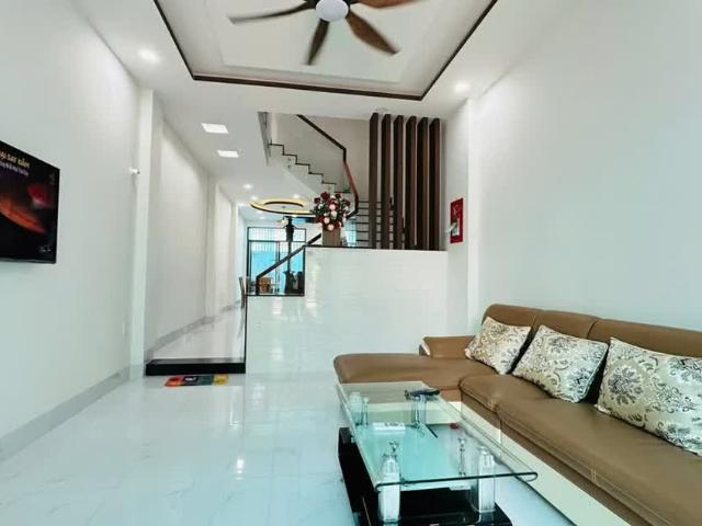 Cần bán nhà 3 tầng đường số 10 KĐT Hà Quang 2, Nha Trang GIÁ TỐT