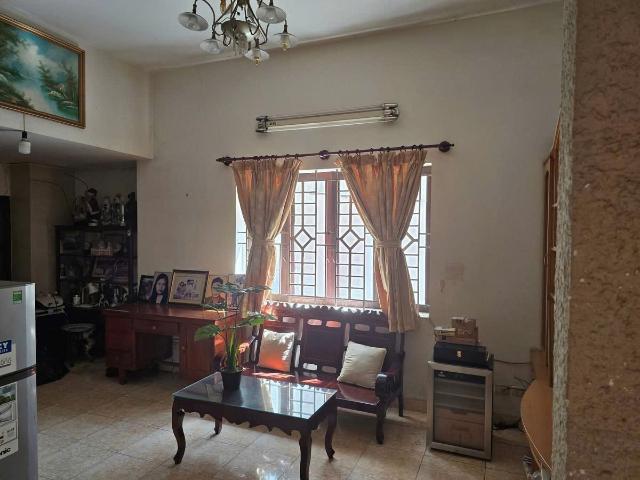 Cần bán nhà 3 tầng vị trí trung tâm đường cách mạng tháng 8, phường 13, quận 10, tp. HCM