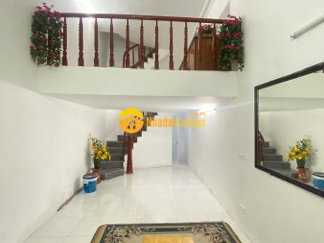 Cần bán nhà văn chương ngõ ba gác đỗ tận cửa dt 28m2 giá nhỉnh 2 tỷ