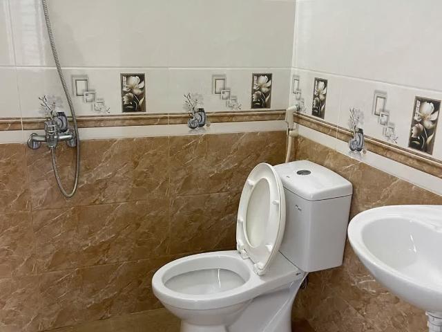 Cần bán nhà chính chủ 139m2, đường tăng bạt hổ, Huế nhà cao ráo ko ngập lụt, rộng rãi