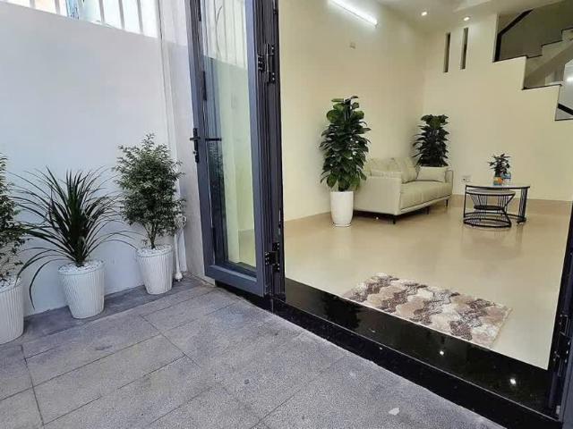 Cần bán nhà hẻm gần đường CỦ CHI phường Vĩnh Hải Nha Trang, cách bãi tắm biển HÒN CHỒNG chỉ 450m