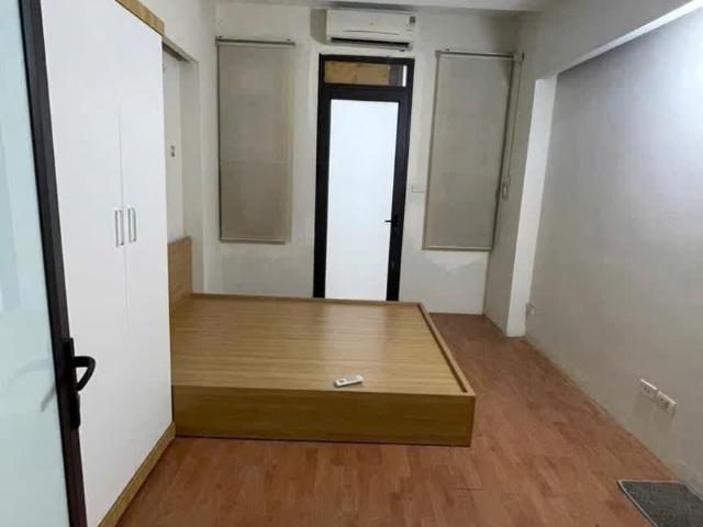 Cần Bán Nhà Hoàng Mai Ô Tô Đỗ Cửa, Gần Chợ, Gần Hồ Đền Lừ 26M2 X 3 Tầng 3,3 Ty