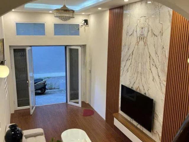 Cần bán nhà Đội Cấn Lô Góc cực Thoáng Nội thất tiện lợi vào ở ngay 36m x 4 tầng 8,8 tỉ