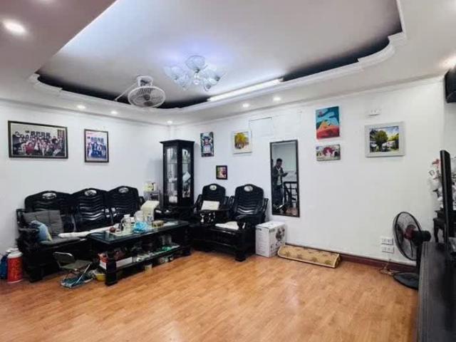 Cần Bán Nhà Lạc Long Quân 64m, 4 tầng, 2 thoáng, tiện ích bàn ngàn!