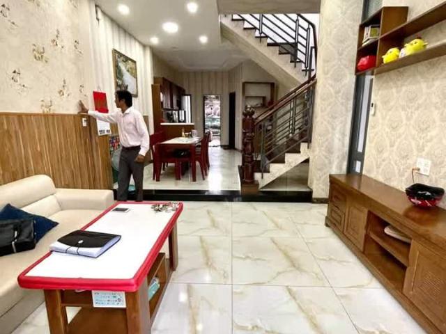 Cần bán Nhà mới 2 tầng, HXH, gần TYT Bình Chiểu, quận Thủ Đức. Đã giảm chào còn 5.4 tỷ