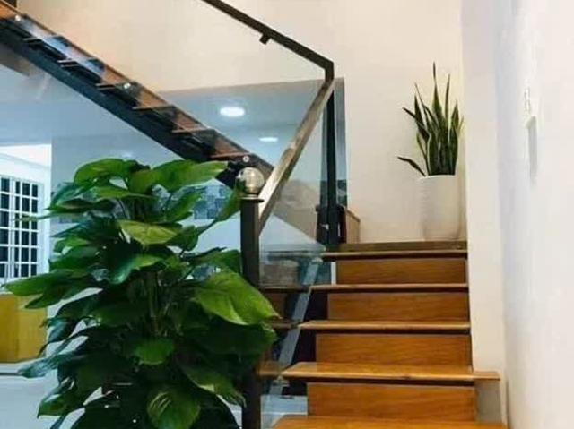 Cần bán nhà mặt tiền Nguyễn Chí Thanh Hải Châu, 82 m2, 3 tầng, giá hơn 8 tỷ