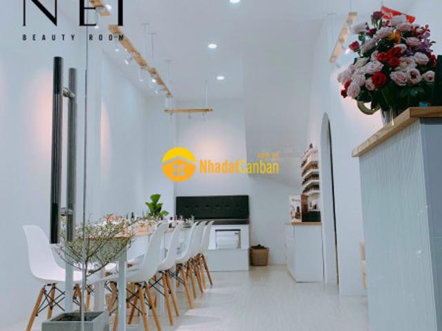 Cần bán nhà đường nguyễn văn thủ, p. Đakao, q. 1, dt 4.2x8m, m2, 4 tầng, 40tr. 18 tỷ