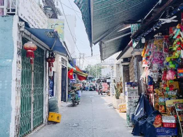Cần bán nhà Nguyễn văn quỳ gần trường. Chợ.trường học. Rất an ninh