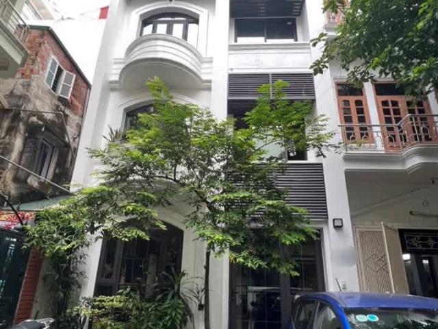 Cần bán nhà phố Hoàng Quốc Việt, 75m2, giá 17 tỷ, ô tô tránh vỉa hè kinh doanh