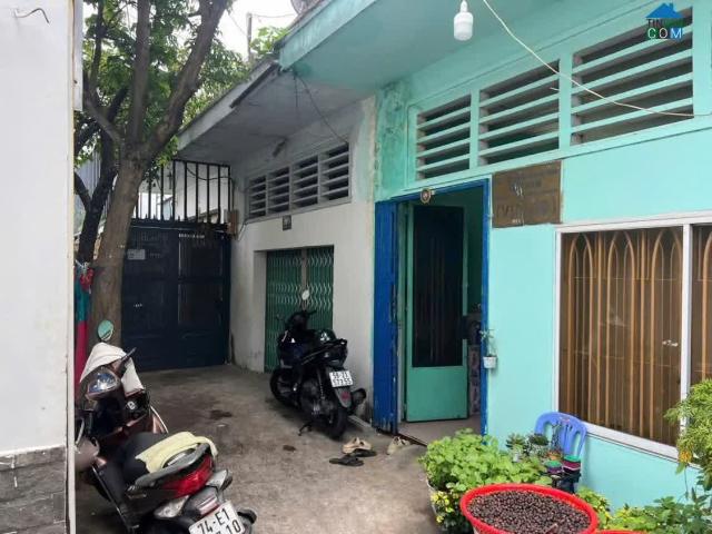Cần bán nhà phố quận 7 sổ riêng giá thấp