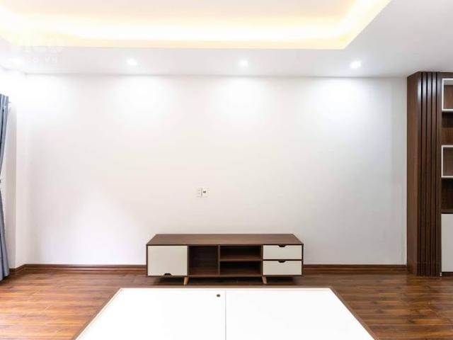 Cần bán nhà riêng, lô góc, ô tô tránh. 35/46m2 6 tầng mặt tiền 5m. Đường láng quận đống đa giá