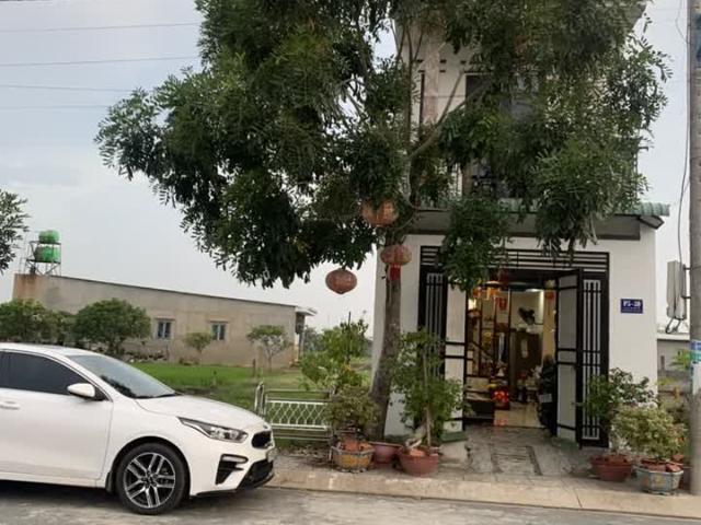 Cần Bán Nhanh Nhà 2 Tầng Siêu Đẹp Đường Xe Ô tô Vivu Ngay Trung Tâm Đức Hòa, Giá Tốt