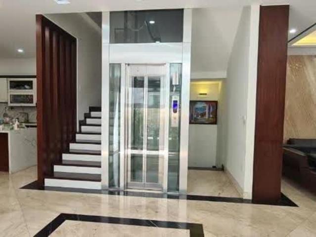 Cần bán BT Imperia Garden, Nguyễn Huy Tưởng, DT 196m x 4,5t, hoàn thiện, thang máy, có hầm. LH