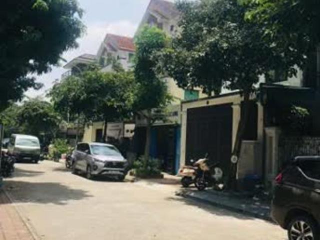 Cần bán BT Trung văn Intracom, Tố Hữu, DT: 145m x 4T, MT 6,2m. Giá 28 tỷ. LH: 0964769