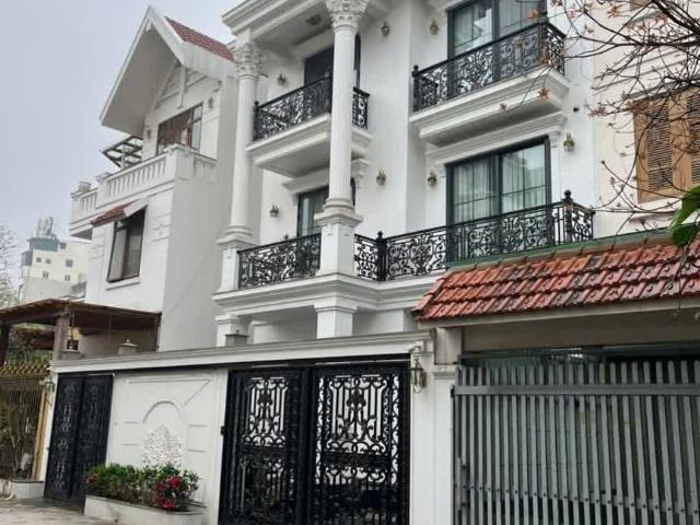 Cần bán BT Trung văn Intracom, Tố Hữu, DT: 145m x 4T, MT 6,2m. Giá 34,5 tỷ. LH: 0964769
