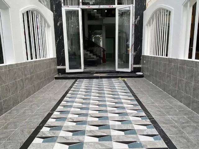 Cần bán căn nhà diện tích lớn thiết kế hiện đại tại bến lức long an