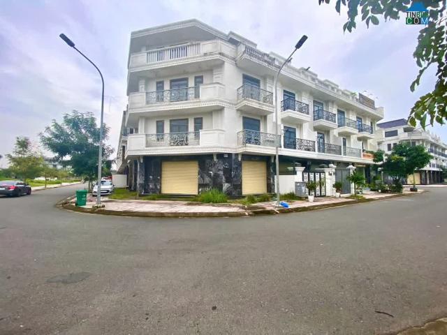 Cần Bán Cặp Góc Nhà Liền Kề Đẹp Nhất Dự Án – Đối Diện Công Viên – Đường E9 Khu Dân Cư Bửu Long