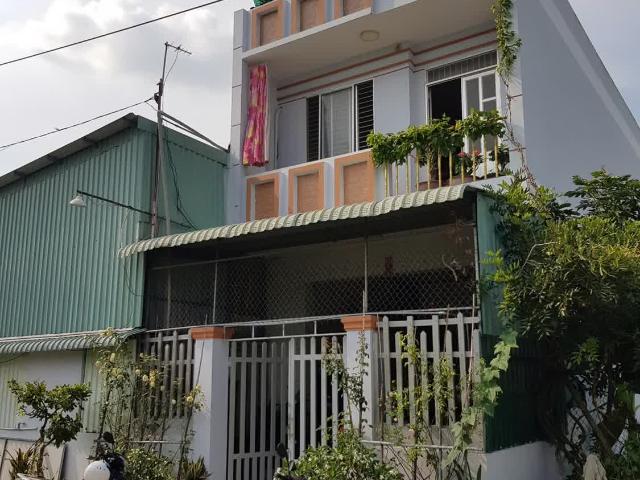 Cần bán gấp 5 ki ốt đang cho thuê và Nhà 1 tầng tại Ấp 3, Long Định, Cần Đước