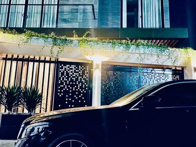 Cần bán gấp trước tết villa hiện đại 2 mặt tiền đẹp như mơ, P. Tam Phú, cách Phạm Văn Đồng 1km