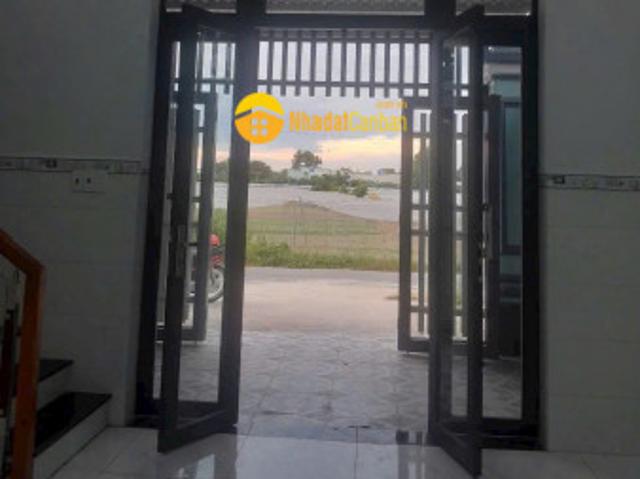 Cần bán gấp căn nhà 1 trệt 1 lửng mới 80m2 ở thới tam thôn hóc môn giá 760 triệu