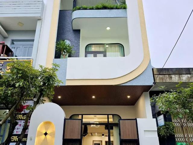 Cần Bán Gấp Nhà Rộng Thiết Kế Hiện Đại Tại Bến Lức