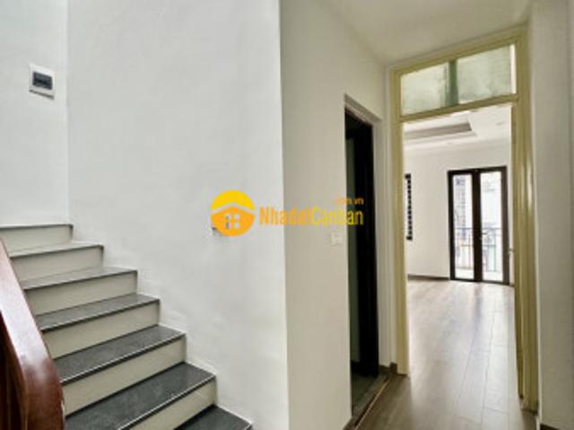 Cần bán gấp nhà trung tâm cầu giấy giá giảm sâu 42m chỉ nhỉnh 11 tỷ