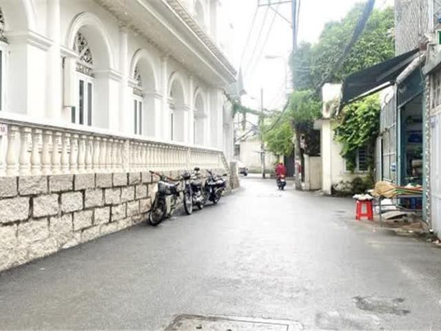 Cần Bán Lô Góc 2 Mặt Thoáng, 3 Tầng, Hẻm Nhựa Xe Hơi Thông. DT 120M2 Chỉ Nhỉnh 12 Tỷ
