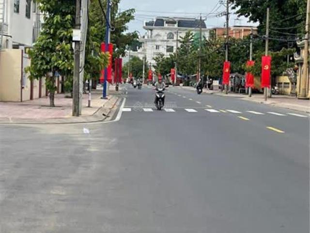 Cần bán lô vị trí đẹp gần uỷ ban Phường Hiệp Hoà DT 5x18m, sổ riêng thổ cư giá chỉ 3, 8 tỷ Lh
