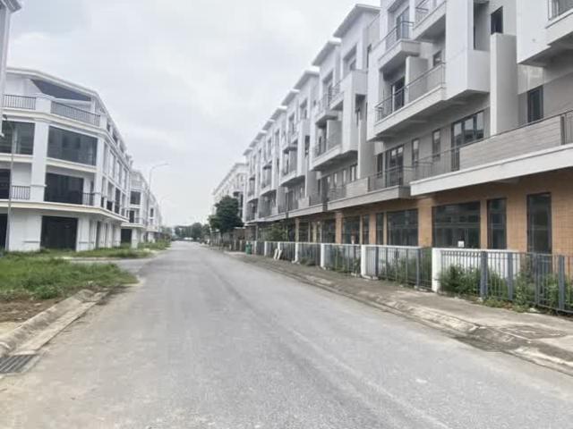 Cần bán shophouse liền kề đối diện 9 toà chung cư